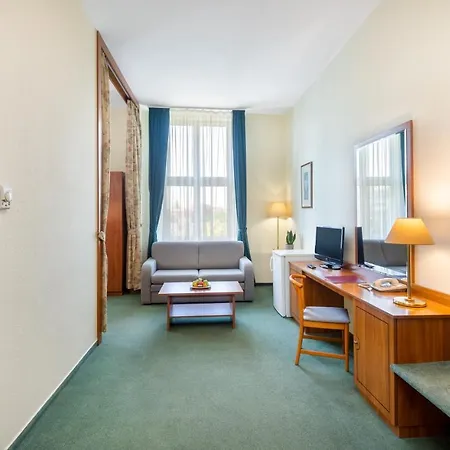 Hotel Millennium