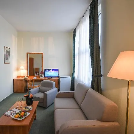 Hotel Millennium